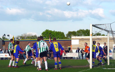Drukte binnen de zestien meter van d'Olde Veste (Foto Helmich Lubberts)